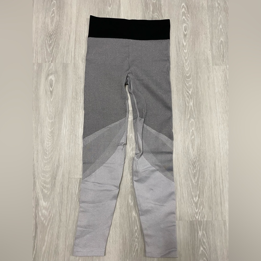 grey aerie leggings